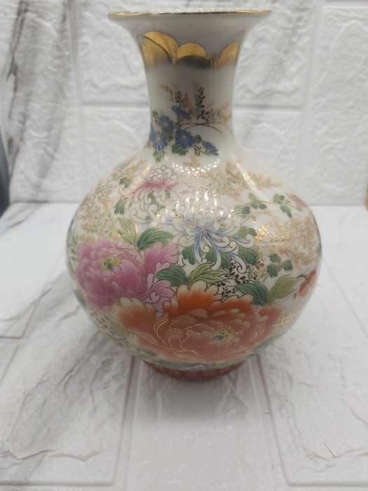 SHIBATA JANANESE VASE--A MUST HAVE