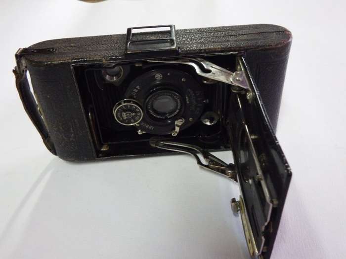 Antique Voigtlander IBSOR folding camera - 1:6.3 10.5cm lens