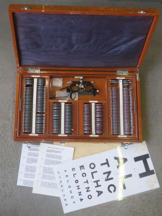 Vintage optometrist lens set refraction with more than 220 lenses in box including trial frame