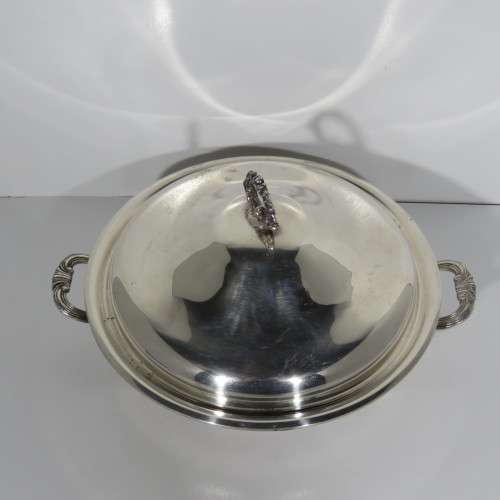 Vintage silverplated serving dish with lid