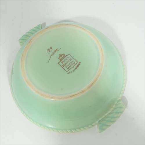 Vintage Flora Plateel Gouda Juweel pattern bowl