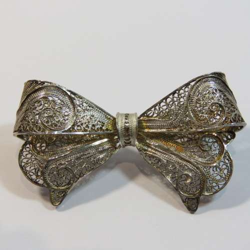 Silver coloured filigree brooch - Marked 925 on pin