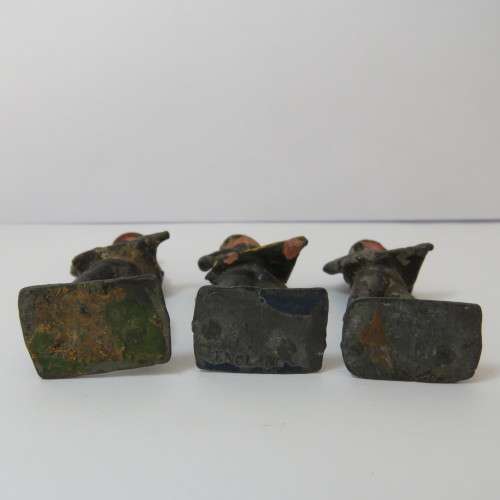 Lot of 3 vintage lead soldiers - Britains Ltd