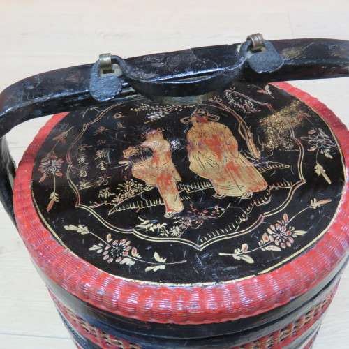 Chinese red, black and gold wedding basket - Top 28 x 28 cm - 46 cm High