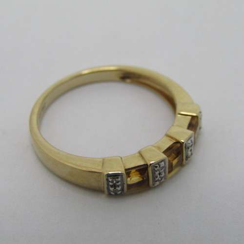9kt Gold ring with citrines and small diamonds - weighs 2.0g - size N/7