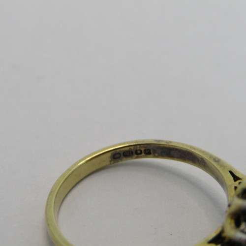 18kt Gold ring with diamonds and sapphires - weighs 4.2g - size N/7