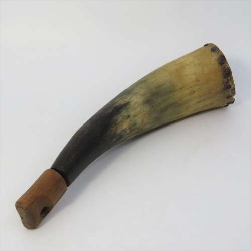 Antique gun powder horn, made of cow horn