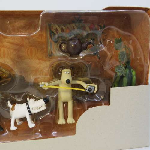 McFarlane Toys Wallace and Gromit The Curse of the Were-Rabbit - The Cauliflower collection set
