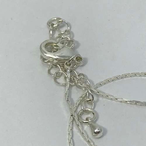 Pair of fashion jewellery necklaces