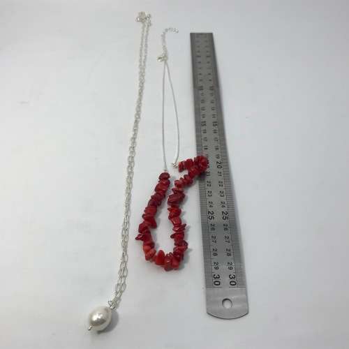 Pair of fashion jewellery necklaces