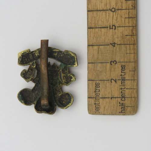 WW2 Welsch Regiment cap badge - side broken