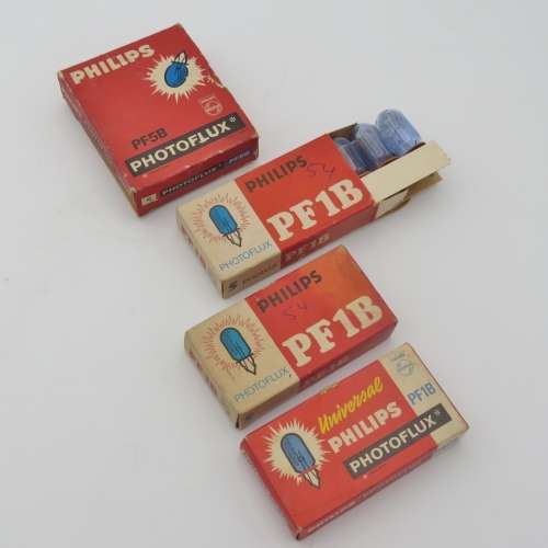 Lot of 4 Philips flash bulbs