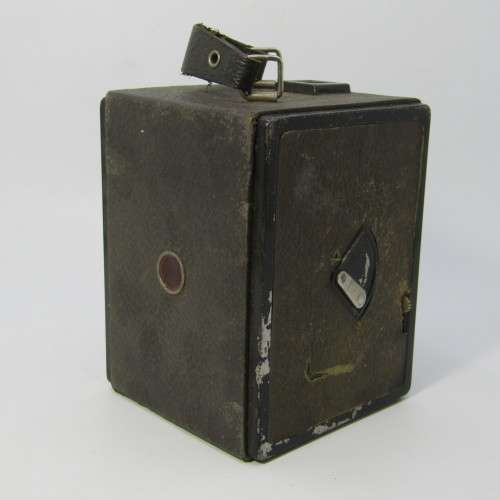 Vintage Kenilworth brownie camera
