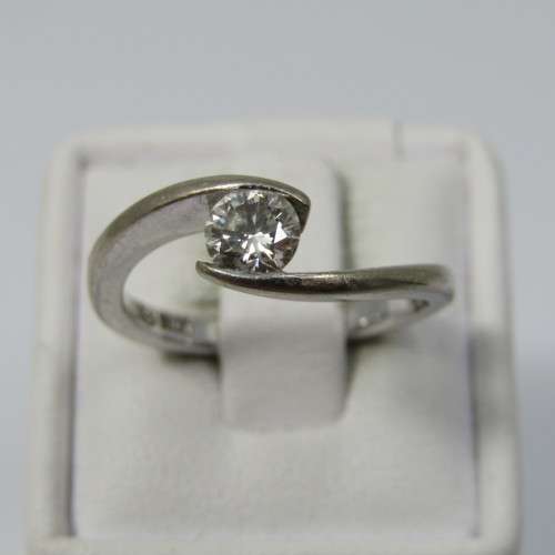 18kt White Gold ring with round brilliant diamond of 0.36 carat color I/J - size J