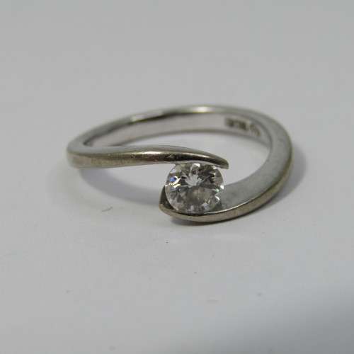 18kt White Gold ring with round brilliant diamond of 0.36 carat color I/J - size J