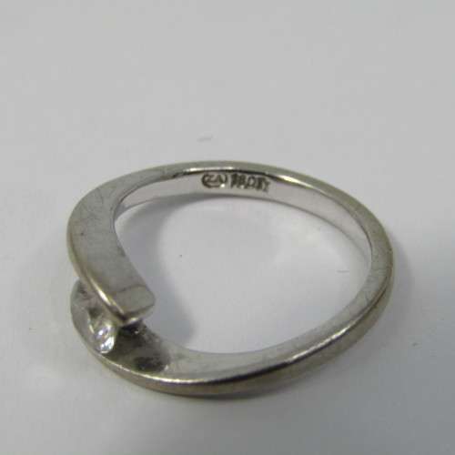 18kt White Gold ring with round brilliant diamond of 0.36 carat color I/J - size J