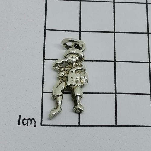 Vintage silver figurine charm for bracelet - weighs 3.6g