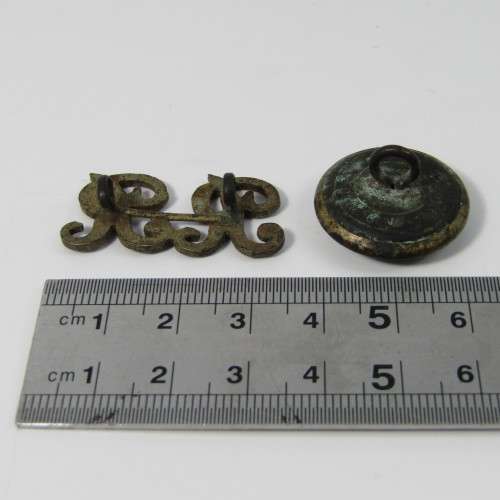 Rhodesian Railways uniform button and shoulder title - scarce