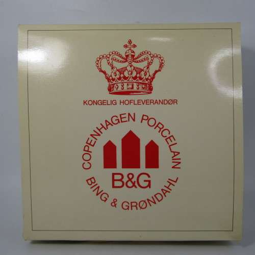 Bing & Grondahl 1972 Christmas in Greenland plate in box