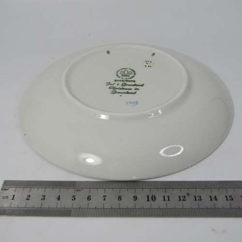 Bing & Grondahl 1972 Christmas in Greenland plate in box
