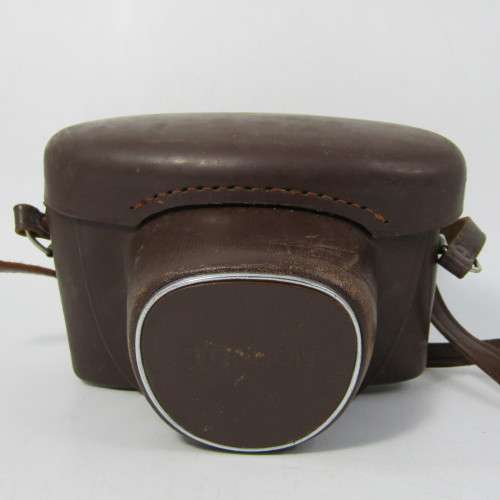 Vintage Toko Topcon film camera with Seikosha-Su Topcar 1:2,8 lens