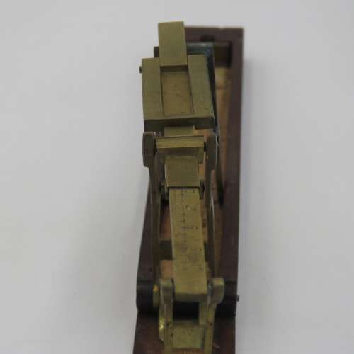 Antique pocket folding coin scale for sovereign and half sovereign