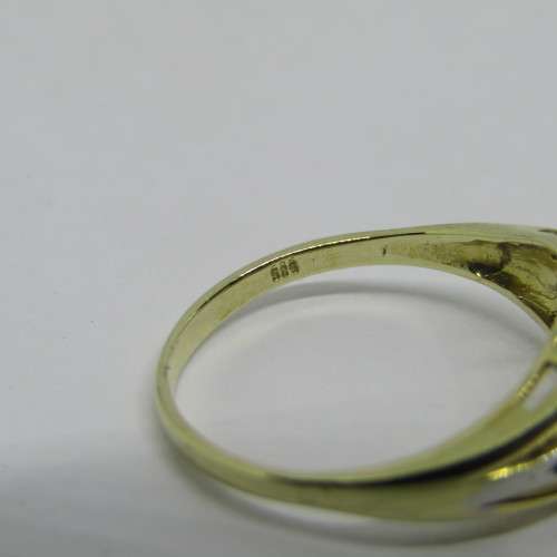 14kt Yellow and White gold Sapphire ring with small diamonds on the side - Size M 1/2