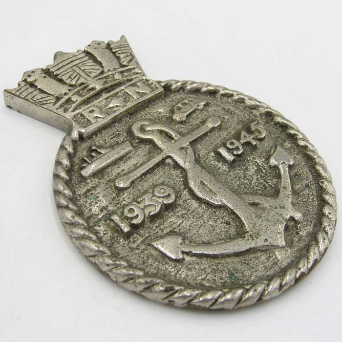 Royal Navy 1939-1945 metal crest