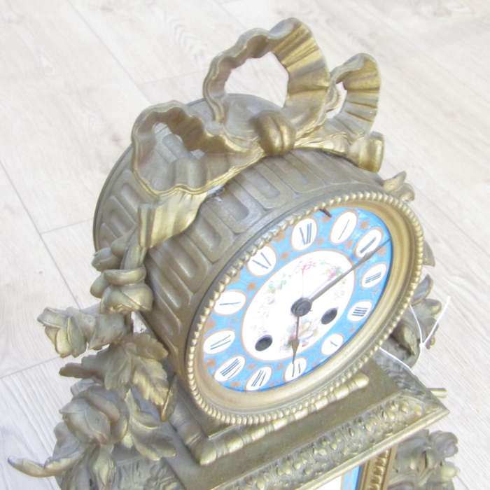 Antique French Louis XV Style Ormolu and porcelain mantel clock