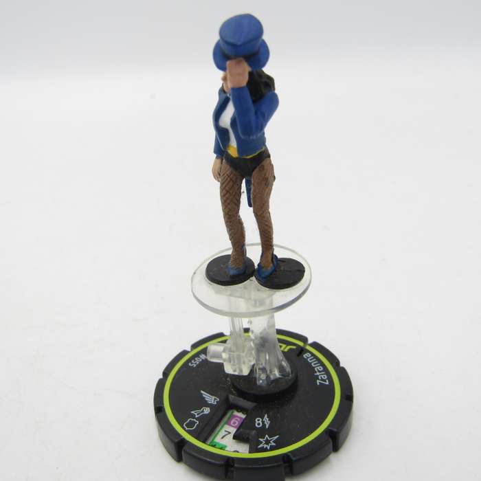 Lot of 8 DC Heroclix mini figurines