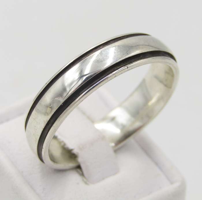 Very Large Mens sterling silver ring Size Z4 - Weight 9,5g