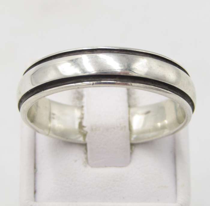 Very Large Mens sterling silver ring Size Z4 - Weight 9,5g