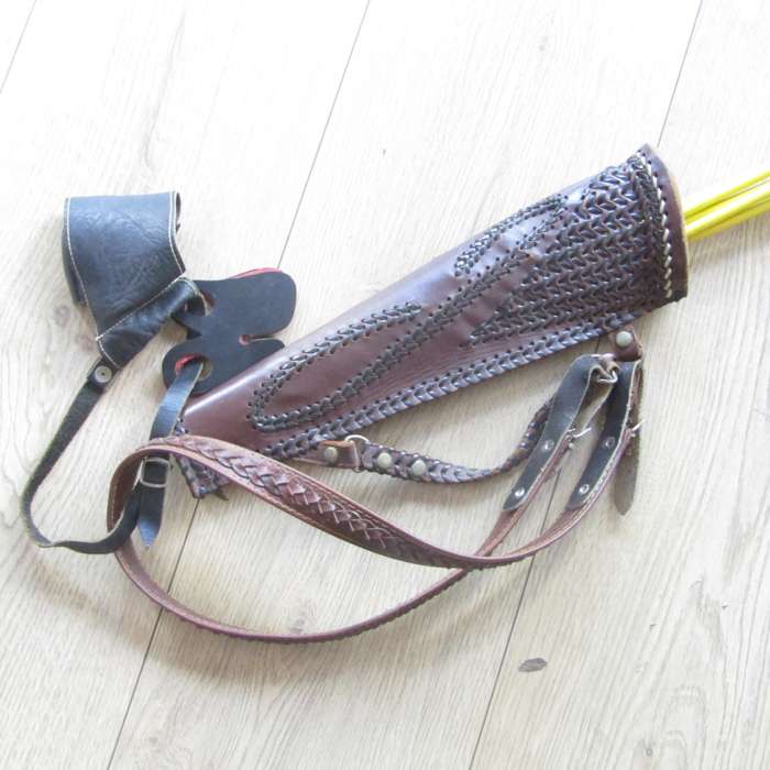 AMF Wing SlimLine Corsair recurve bow with Quiver and arrows