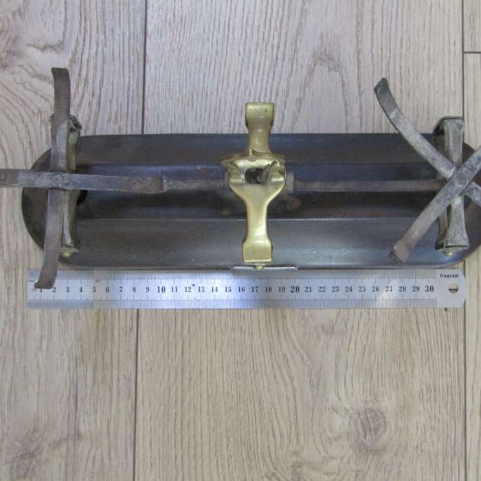 Antique brass and iron 2 lbs grocer balancing scale