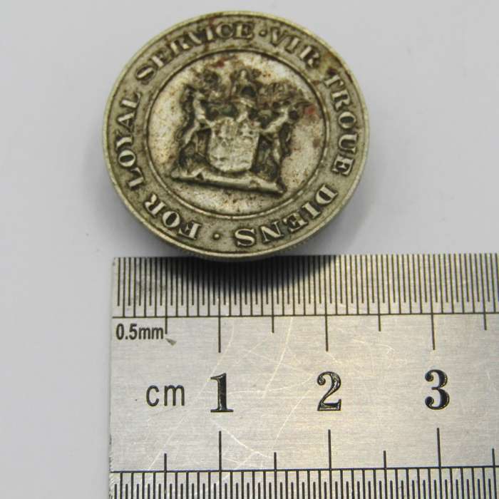 WW2 Loyal Service button no 5793