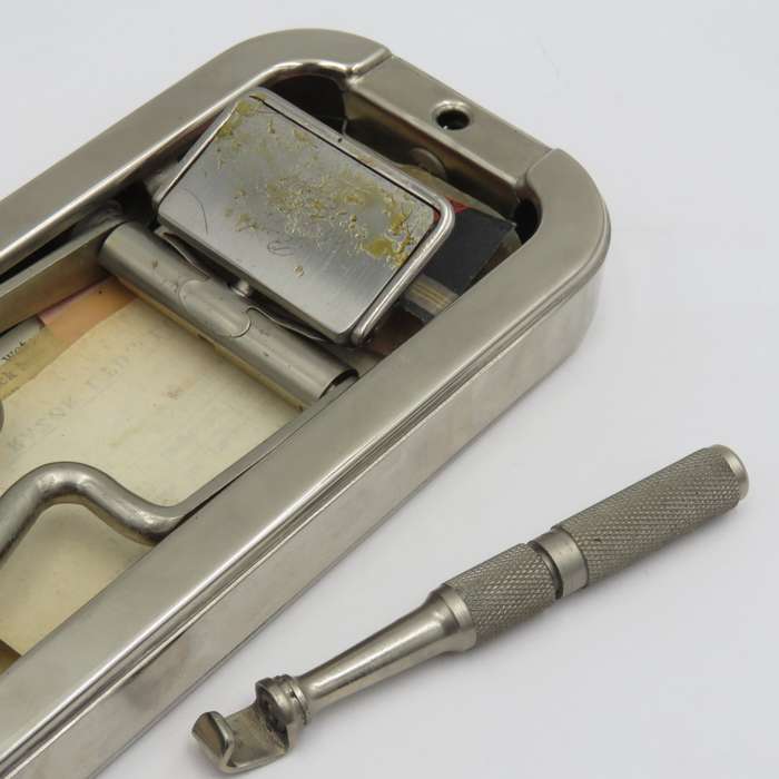 Vintage Rolls Razor in excellent condition - never used