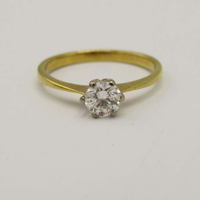 18kt Yellow gold diamond ring with 0,60ct diamond - weight 2,6g - size N 1/2