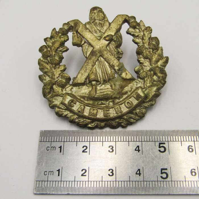 Queen`s Own Cameron Highlanders cap badge