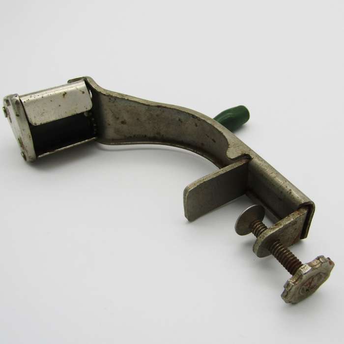 Vintage Whittingstowe Peasheller utensil