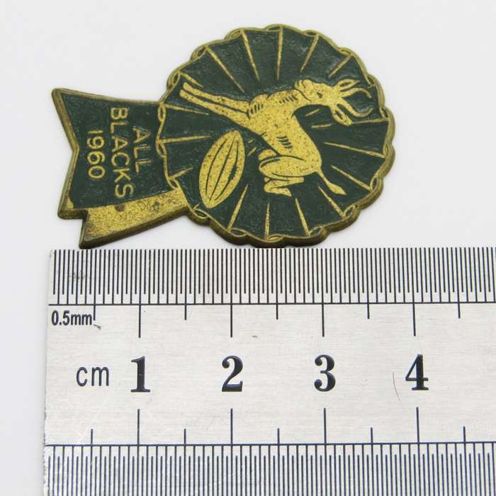 Rugby 1960 All Blacks / Springboks metal badge - no pin