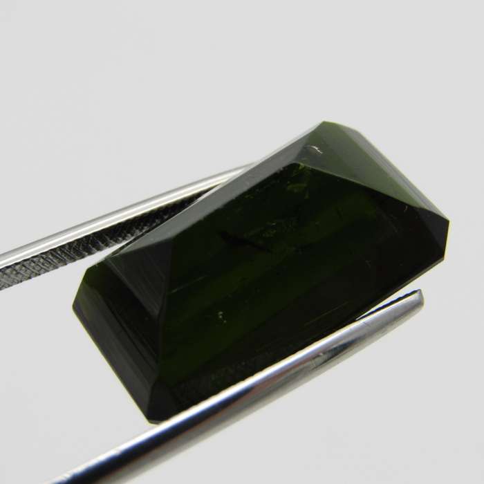 Dark toned green Tourmaline Emerald cut - large 16,8 carat stone with Gemlab certificate