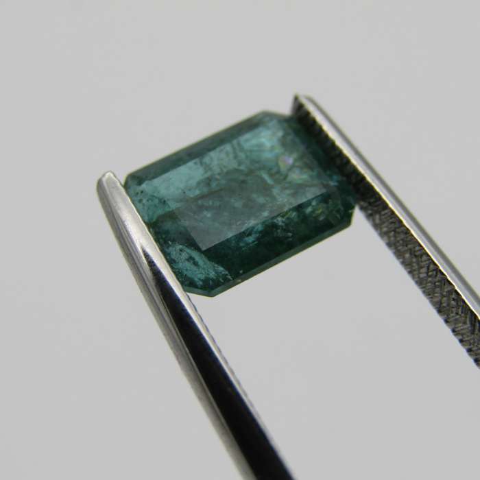 Bluish Green natural Emerald of 2,23 carat - Heavily Included certificate by Gemlab