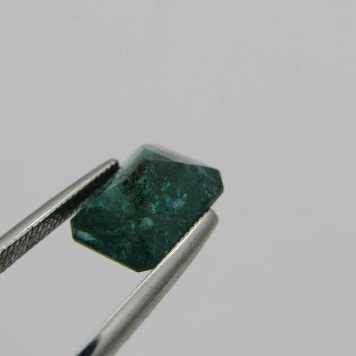 Bluish Green natural Emerald of 2,23 carat - Heavily Included certificate by Gemlab