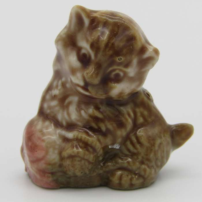 Lot of 9 Vintage Wade Whimsies figurines