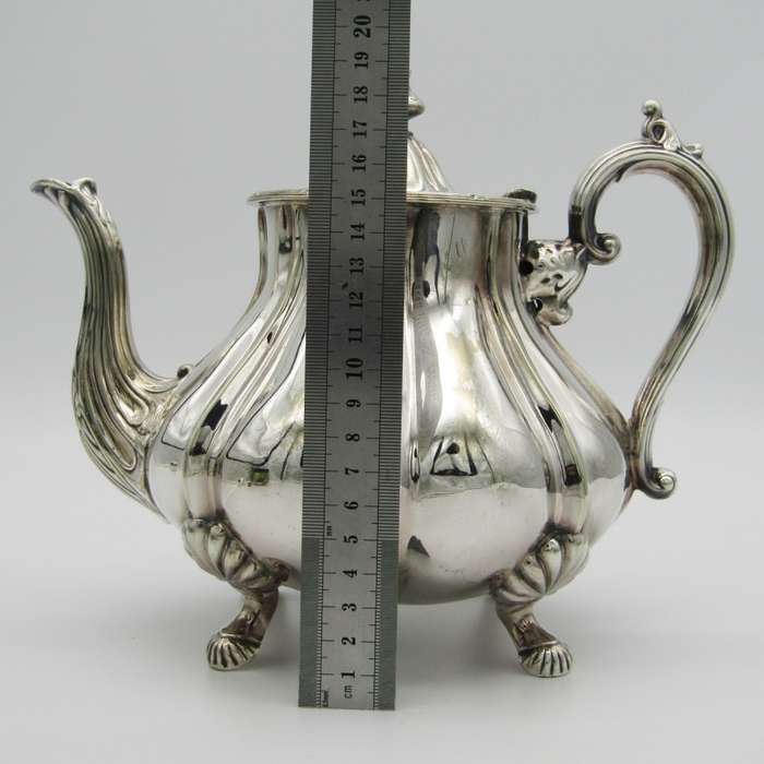 Vintage silverplated teapot - excellent condition