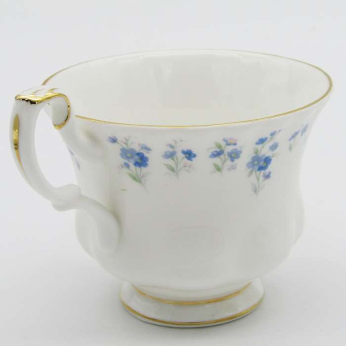 Vintage Royal Albert Memory Lane Porcelain trio