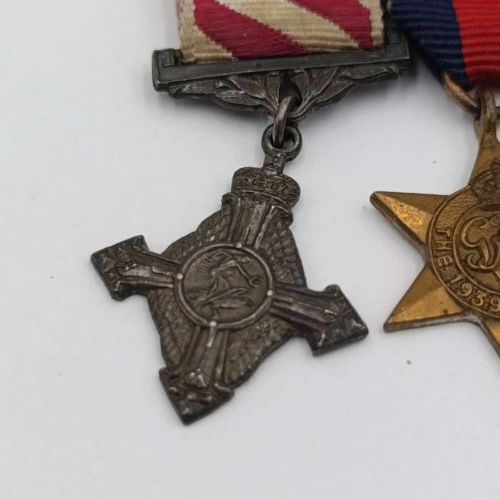 WW2 Air Force Cross miniature medal set with dogtag and SAAF token - dogtag named WO.II D. Slabbert