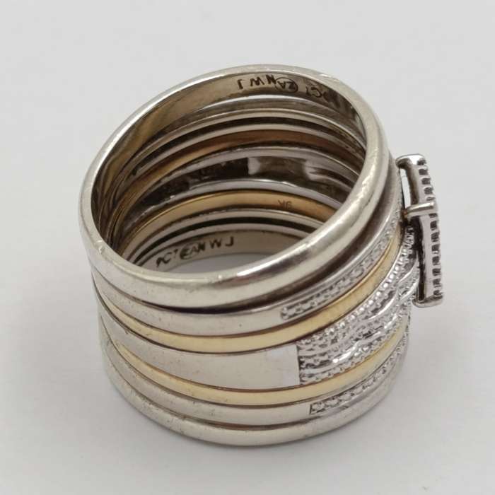 9kt White and Yellow gold diamond cluster ring set - size L 1/2 - weighs 11,5g