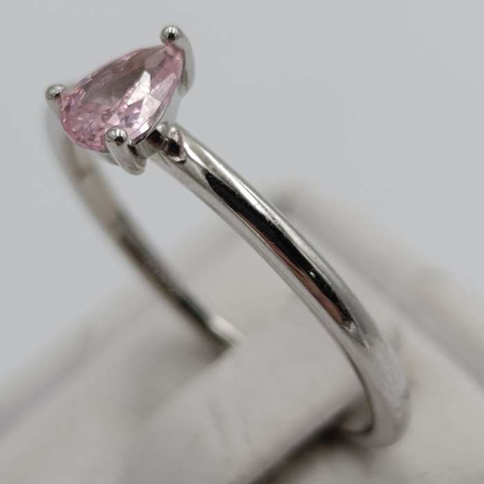 Cute Sterling silver ring with teardrop shaped pink stone - size R - 1.9g