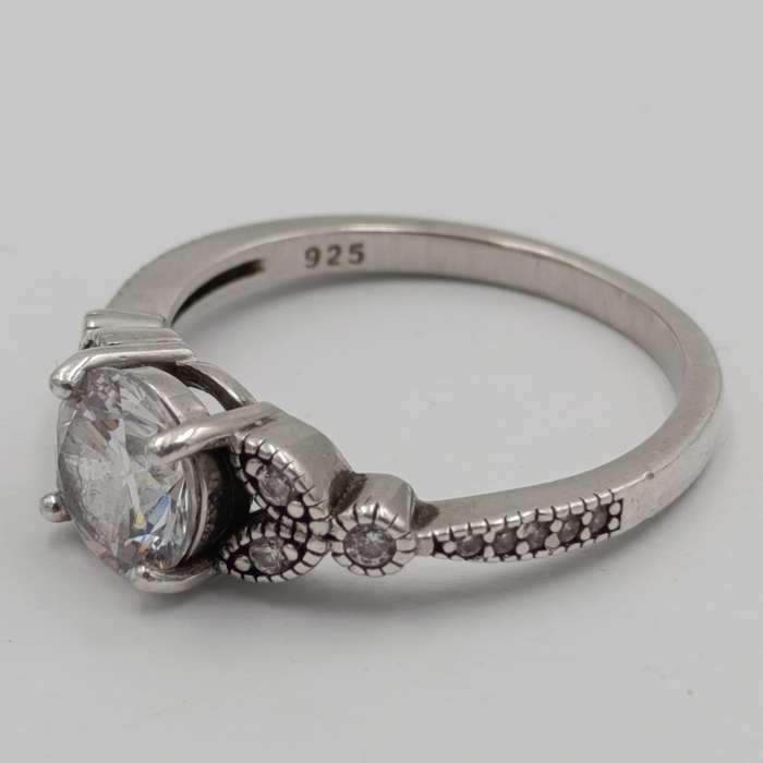 Beautiful silver wedding band set - infinity band and ring with large clear stone - size O - 4.2g